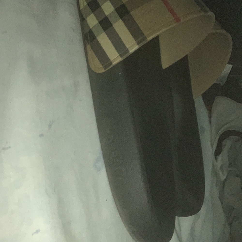 Burberry sandals size 8 uk real come with bags tags🙏 - Picture 2 of 4
